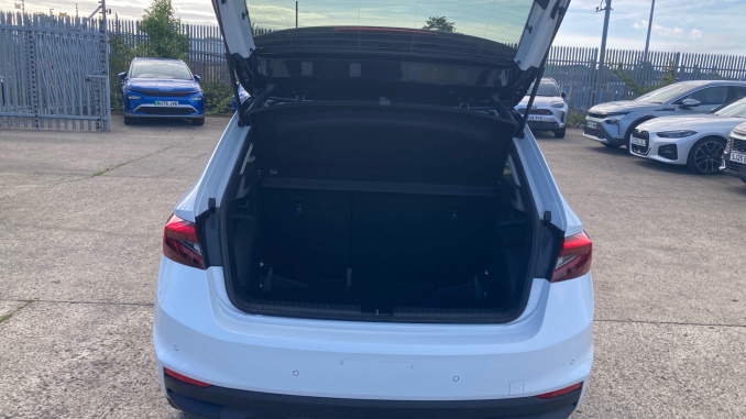 Skoda Fabia 1.0 TSI 116 Design Edition 5dr DSG Petrol Hatchback - Image 20